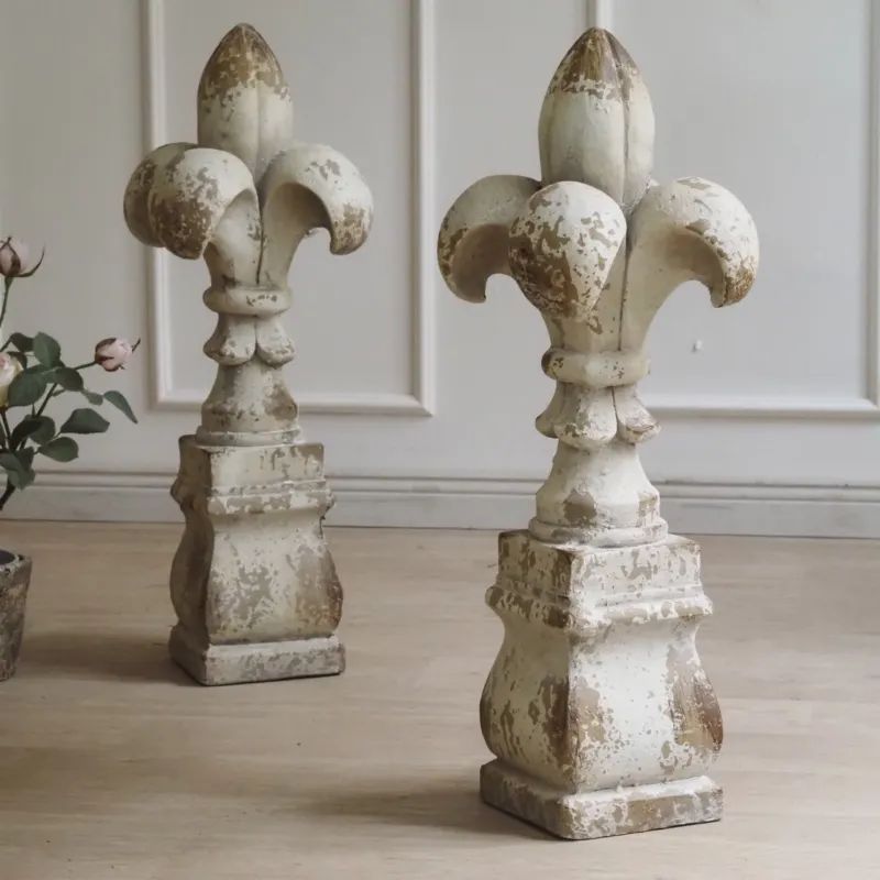 Steinguss · Fleur-de-Lis Zierobjekt · Säule · architektonisches Dekorelement